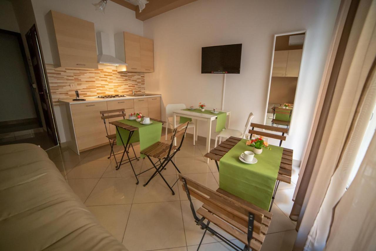 Bed and Breakfast Antichi Profumi Катанія Екстер'єр фото